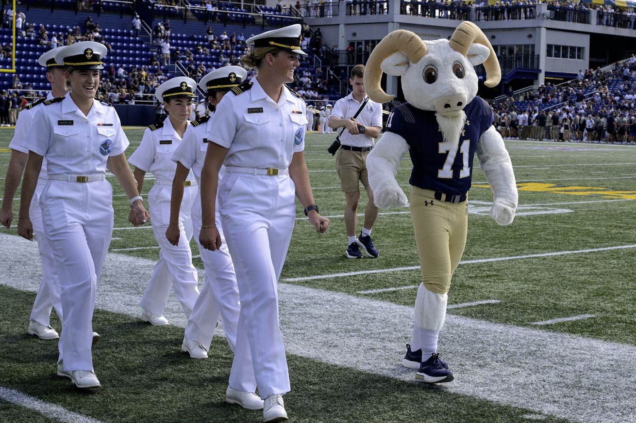 COLLEGE FOOTBALL: SEP 21 Memphis at Navy