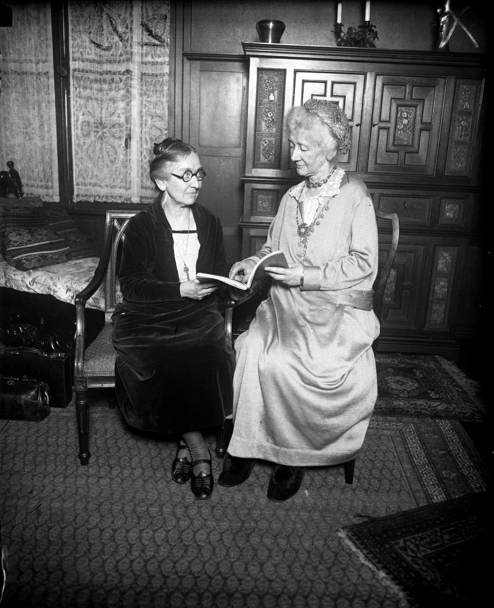 Ellen Gates Starr, left, and Anne Cobden-Sanderson, suffragette, at Hull...