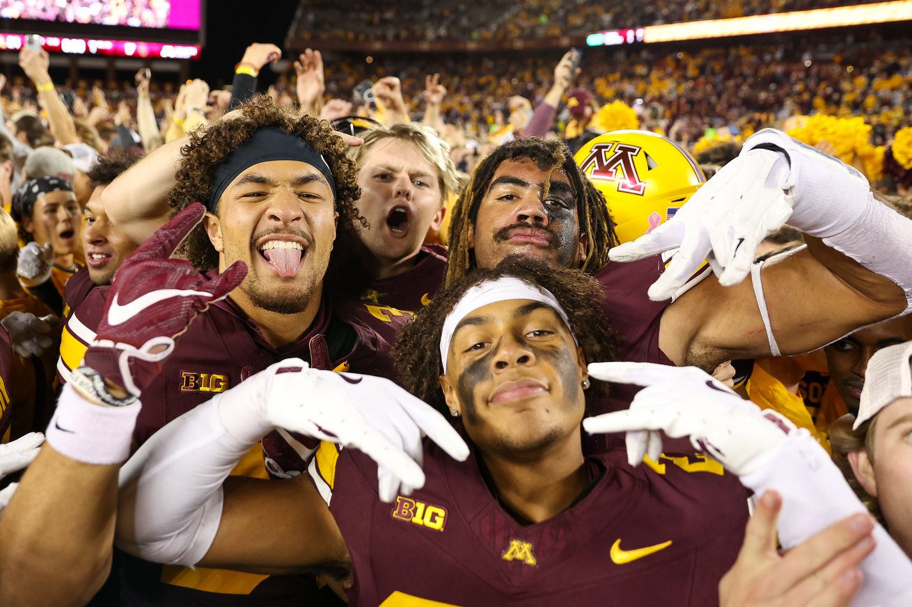 NCAA Football: Southern California at Minnesota