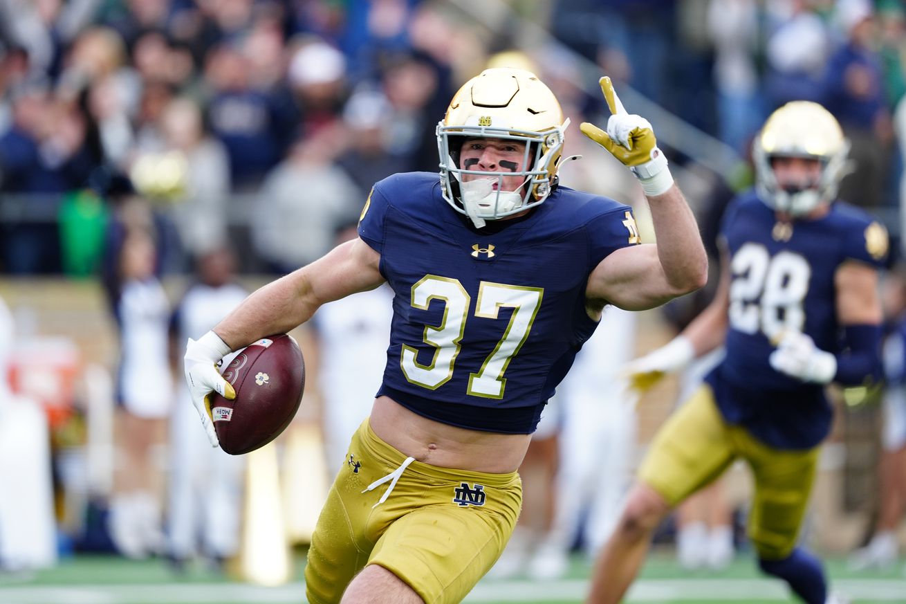 COLLEGE FOOTBALL: NOV 16 Virginia at Notre Dame