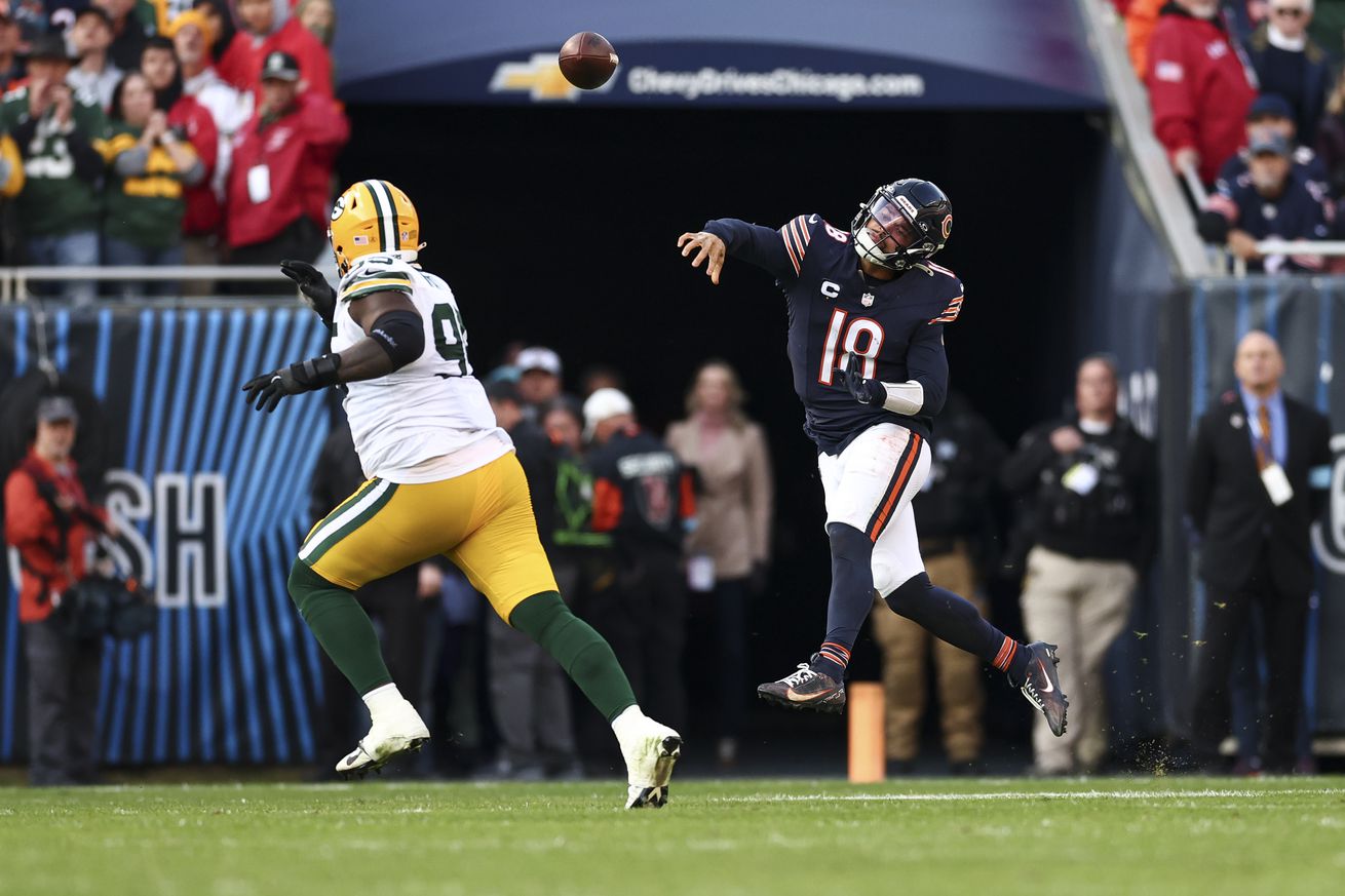 Green Bay Packers v Chicago Bears