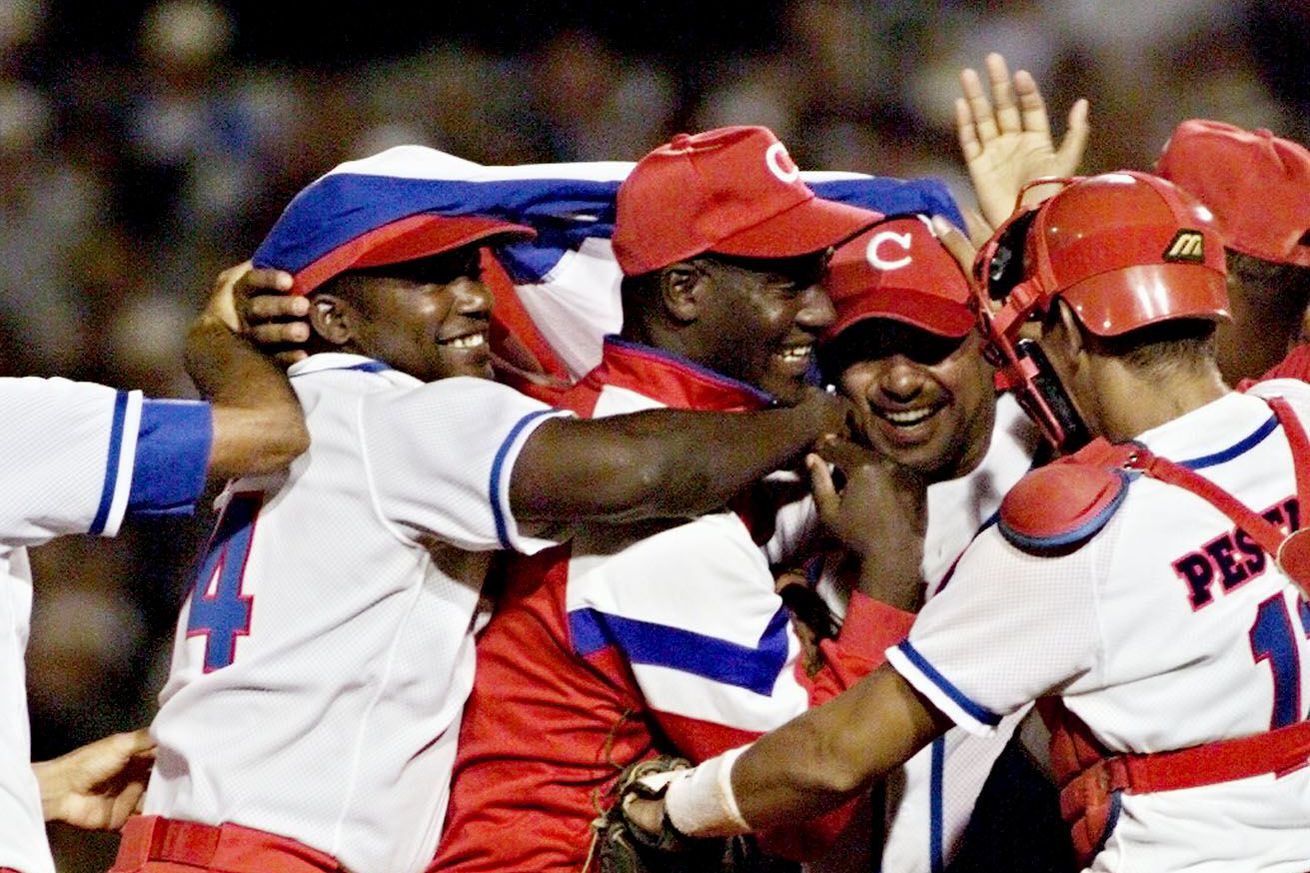 The starting pitcher for Cuba, Jose Contreras(C),